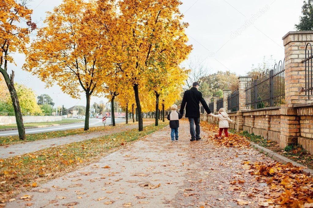 Сколько гулять с новорожденным ребенком на улице — как часто нужно