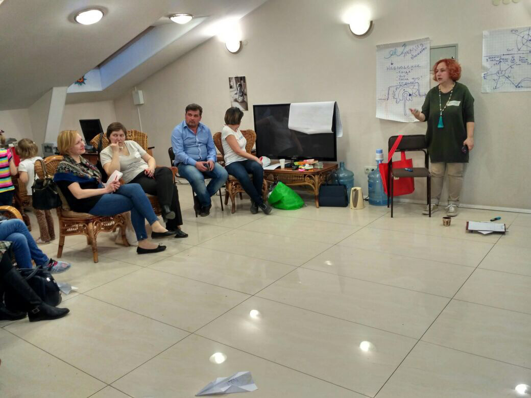 Какие проблемы и трудности могут подстерегать приемных родителей