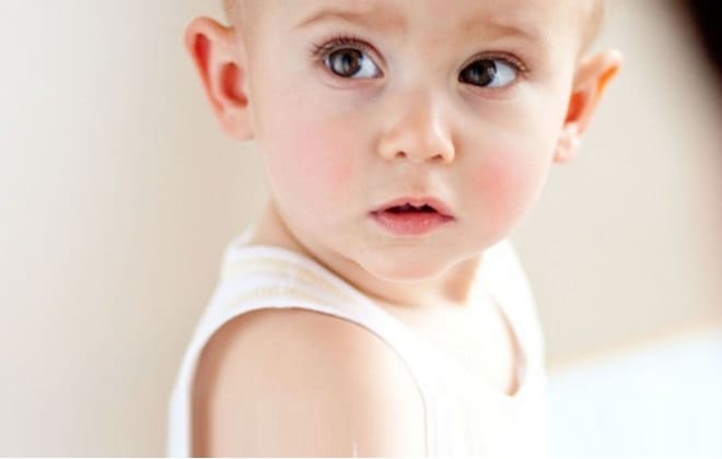 Можно или нельзя купать ребенка после прививки? Мнение педиатров и мамочек