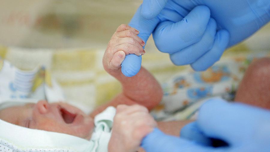 Коронавирус и кормление грудью: как быть?