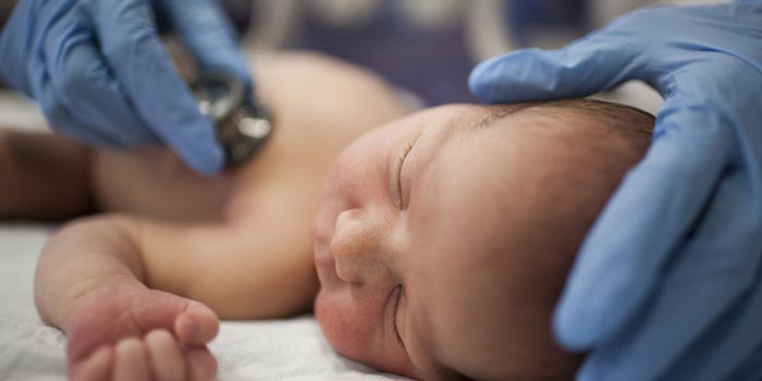 Новорожденный часто дышит — как должен дышать грудничок во сне