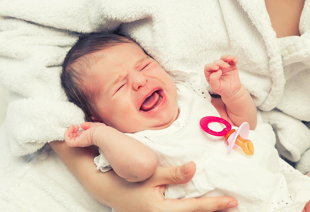 Колики у новорожденного — что делать?