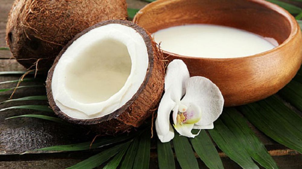 Питьевой кокос: что это, в чем разница с обычным видом, можно ли употреблять воду из ореха, чем полезен такой сок, как еще используют жидкость?