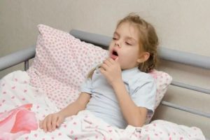 Что делать, если ребенок давится слюной во сне