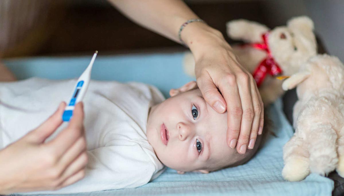 Слезится глаз у ребенка — возможные причины выделения слезной жидкости