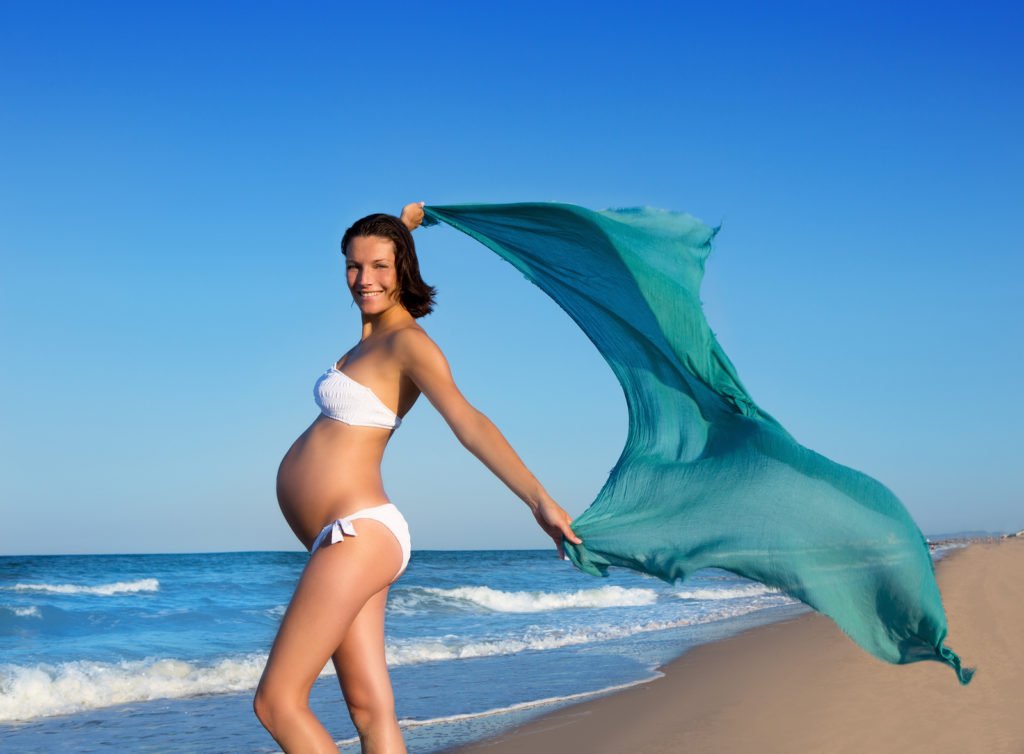 Можно ли купаться в море при беременности?