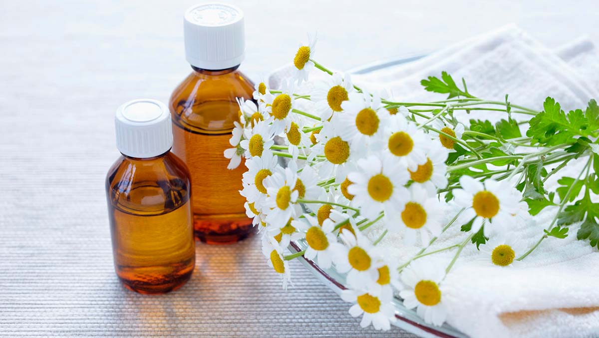 У ребенка гноится глазик – что делать, как и чем лечить?