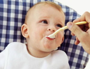 С какого возраста можно вводить овсяную каши в прикорм детей?