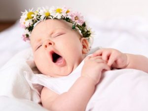 Сколько должен спать новорожденный до месяца