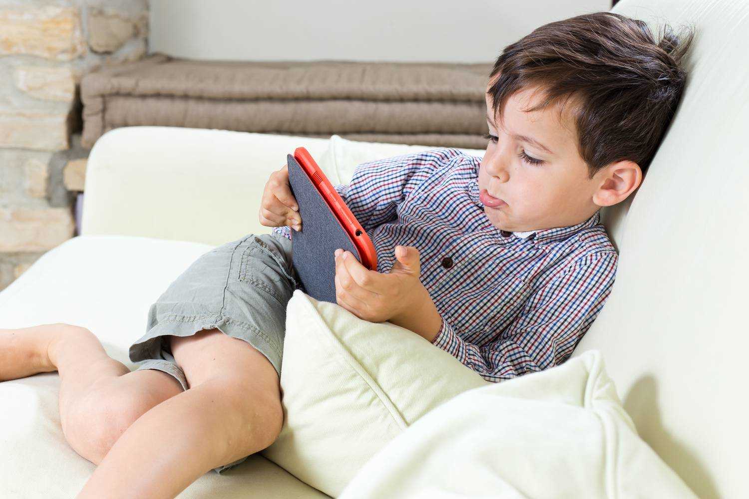 Видео: дети и гаджеты – влияние на психику ребенка в разном возрасте