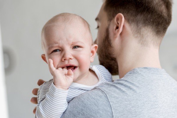 5 неправильных реакций на слёзы ребенка