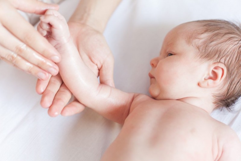Опрелости у новорожденного ребенка – профилактика, народные способы лечения, мази