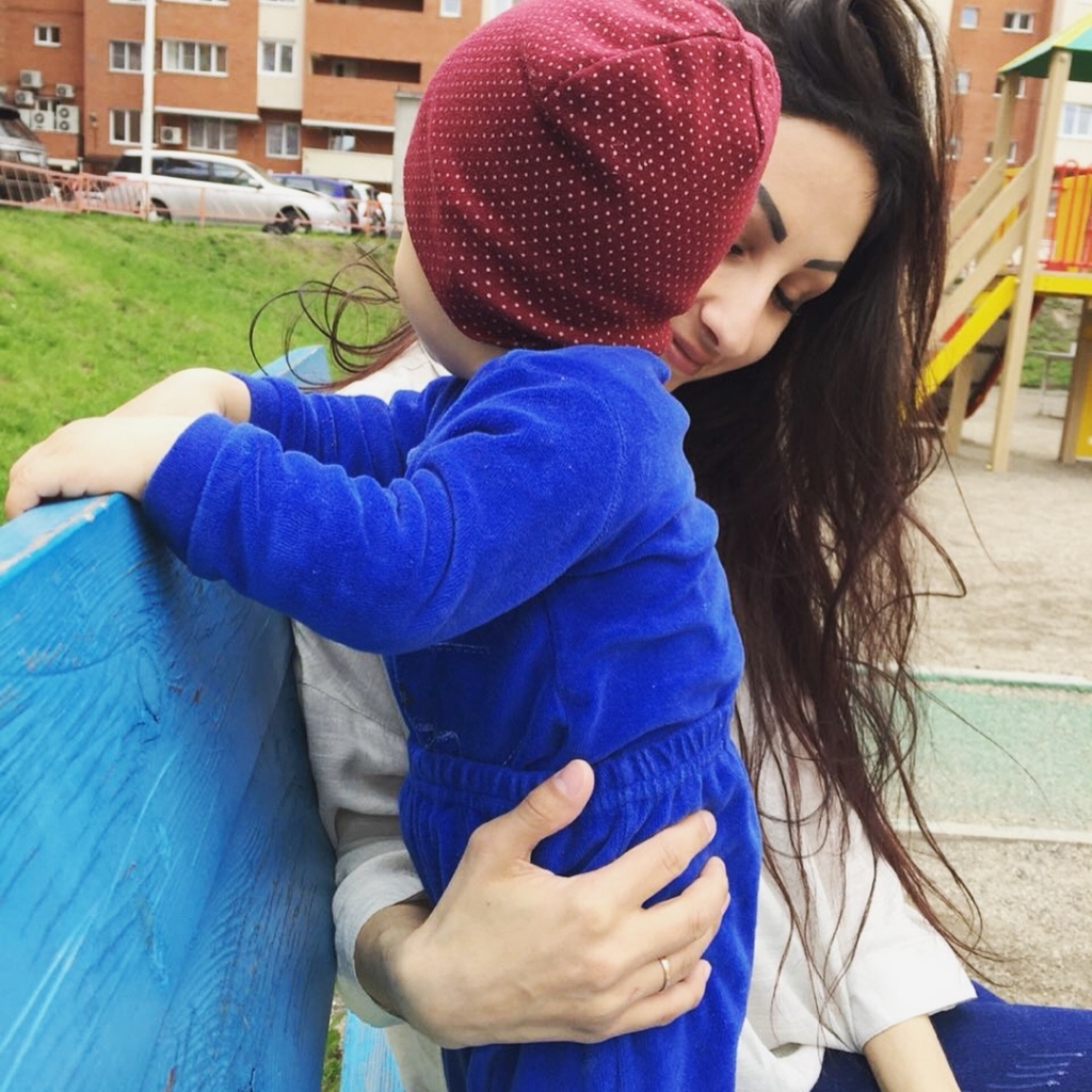 Истории мам: мой малыш меня бьет