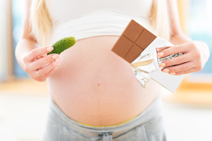 Шоколад при беременности - можно или нет, виды, чем заменить