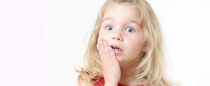 Как облегчить ребёнку боль при прорезывании зубов
