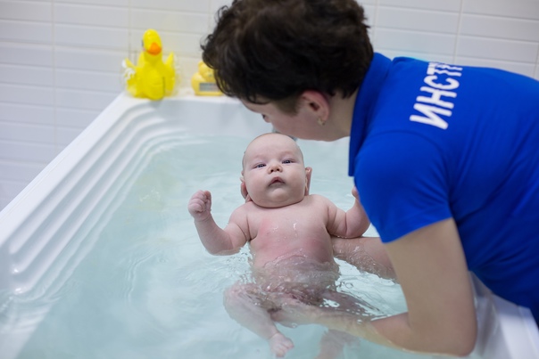 Раствор марганцовки при купании новорожденного: правила разведения и особенности использования