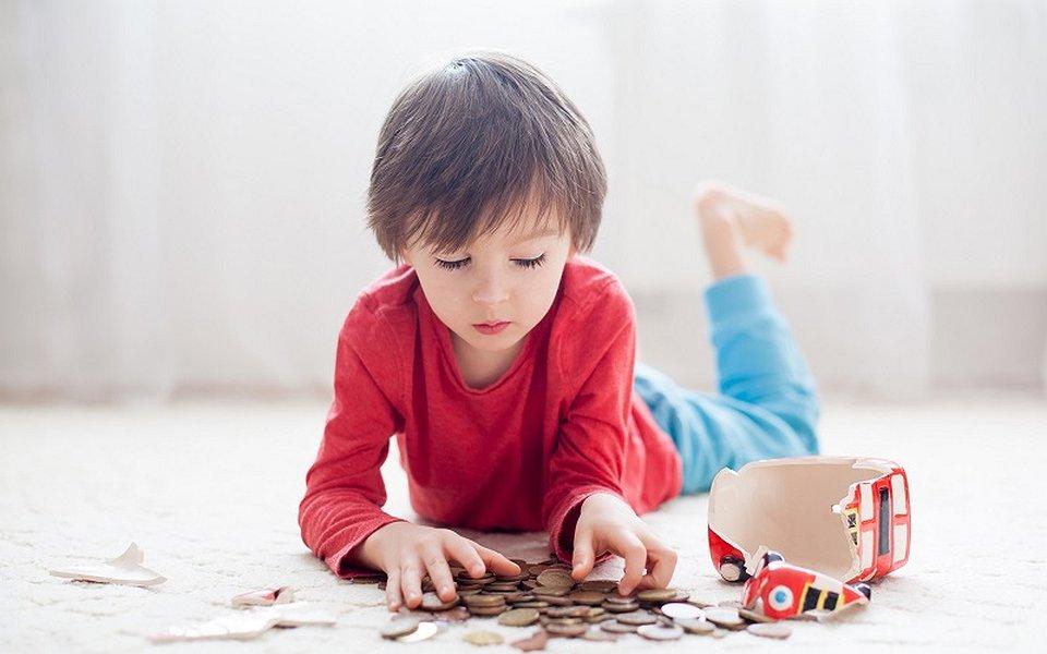 Дети и карманные деньги: как научить ребенка правильно относиться к деньгам