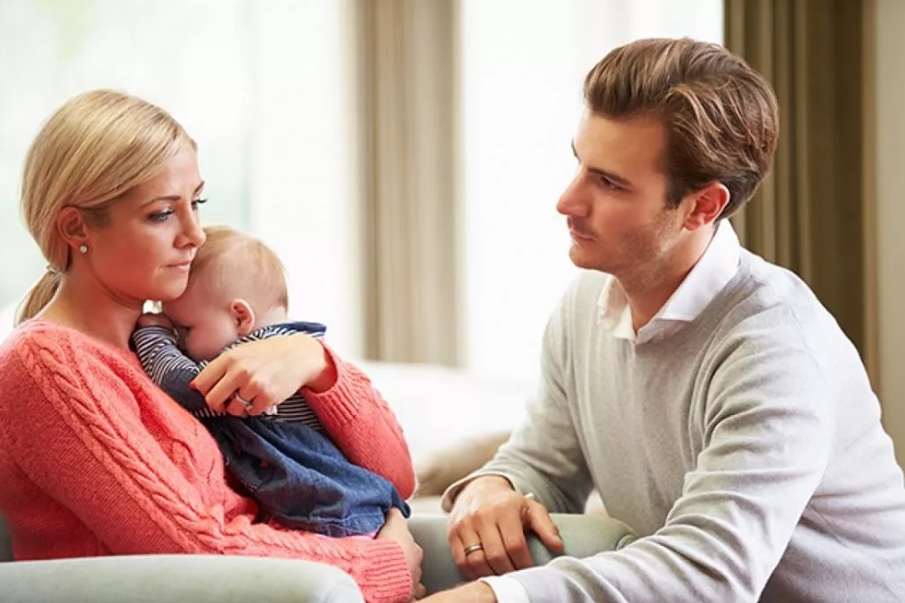 Курс молодого отца: как помочь жене выжить после родов