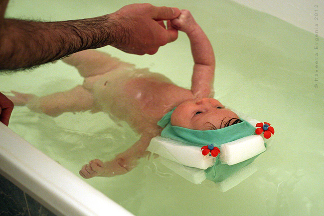 Раннее плавание для грудничков. развитие детей первого года жизни