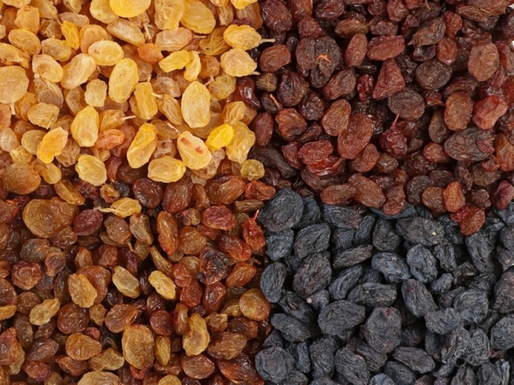 Можно ли кормящей маме изюм?