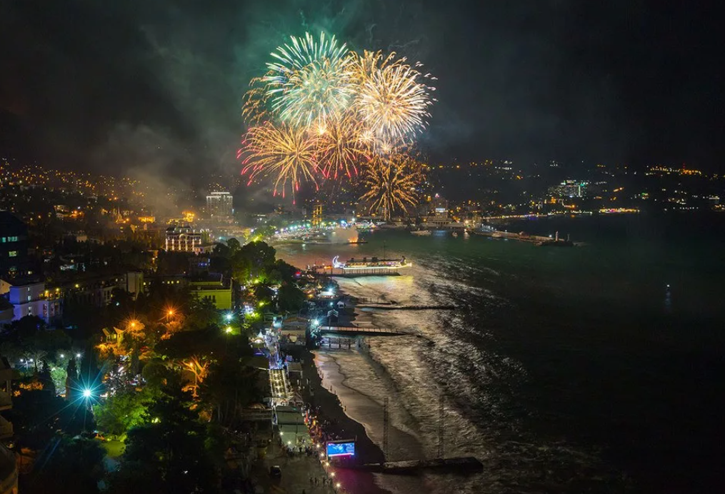 Новый год с новорожденным: 13 секретов идеального праздника