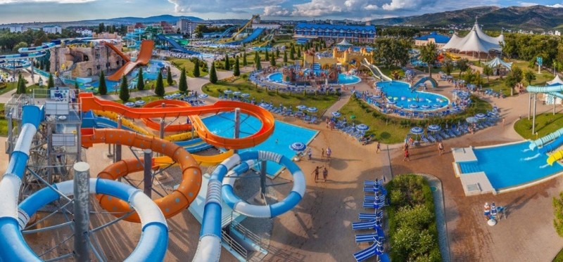 10 лучших аквапарков России для отдыха с детьми