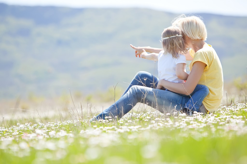 Как показать ребенку свою любовь: 60 рекомендаций от психолога