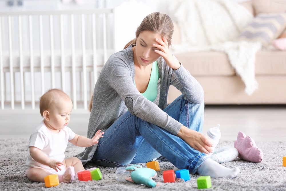 Депрессия в декрете: симптомы и причины апатии мамы, что делать и как бороться с недугом в отпуске