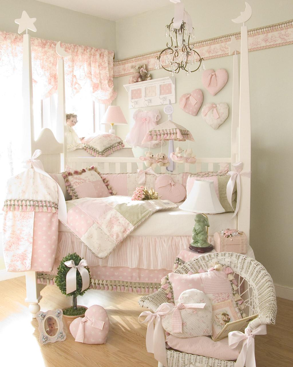 6 аксессуаров, которые сделают кроватку младенца уютной