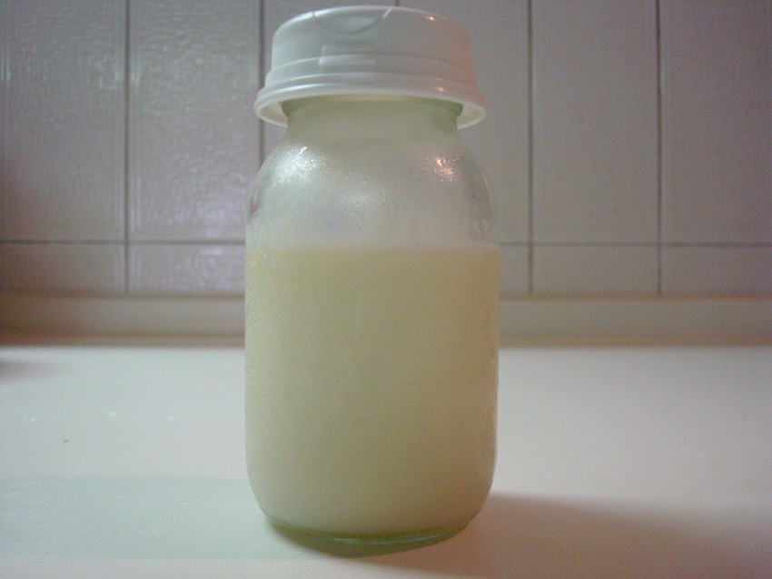 Как повысить жирность грудного молока кормящей маме: как определить, от чего зависит калорийность, что нужно кушать