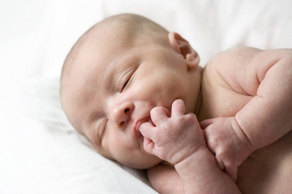 Ребенок в первый месяц своей жизни — важные особенности развития и правильный уход