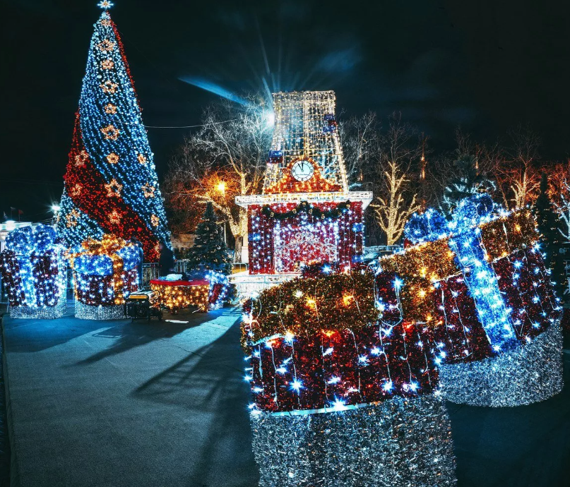 Новый год с новорожденным: 13 секретов идеального праздника