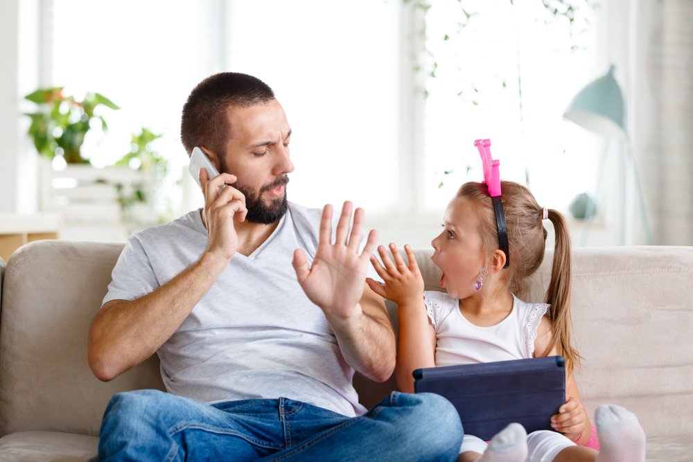 Как разговаривать с грудным ребенком: что говорить и с какой интонацией