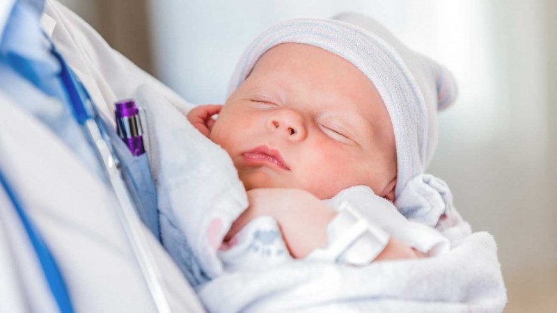 Какие делают прививки в роддоме новорожденным