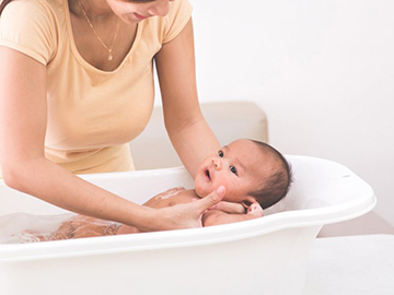 Как часто купать новорожденного ребенка до месяца