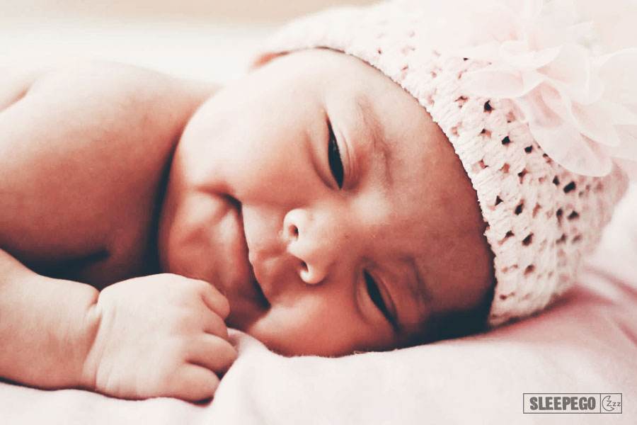 Как переложить ребенка в кроватку, чтобы он не проснулся