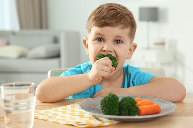 Сколько должен съедать ребенок в 6 месяцев