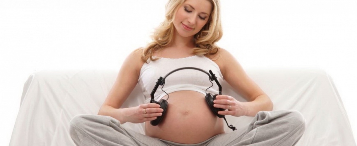 Музыка при беременности: вредна или полезна для мамы и плода - мнение врачей