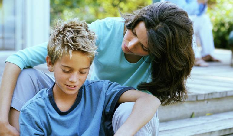 Какие проблемы и трудности могут подстерегать приемных родителей