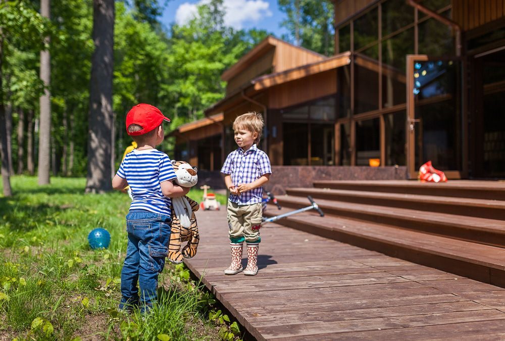 Должен ли ребенок делиться игрушками?