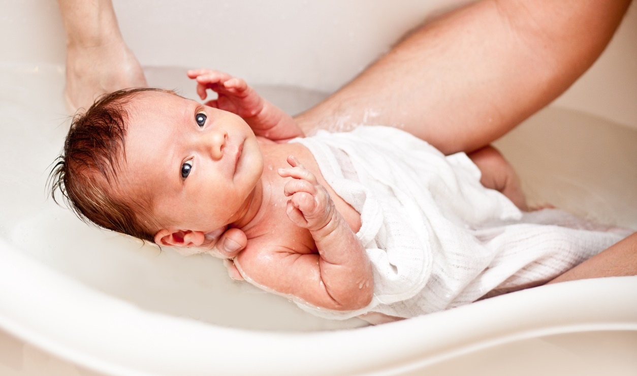 8 не совсем полезных советов свекрови по уходу за малышом