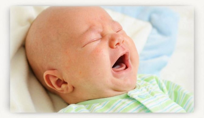 Почему новорожденный закатывает глаза при засыпании или во сне