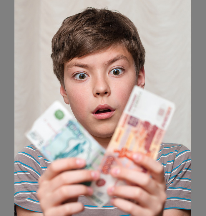 Что делать, если ребенок ворует деньги у родителей: советы психолога