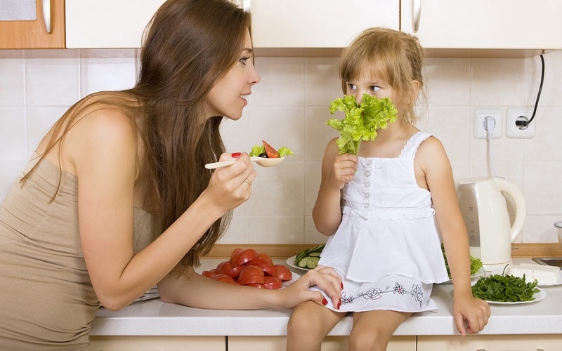 Почему ребенок отказывается есть мясо и что с этим делать