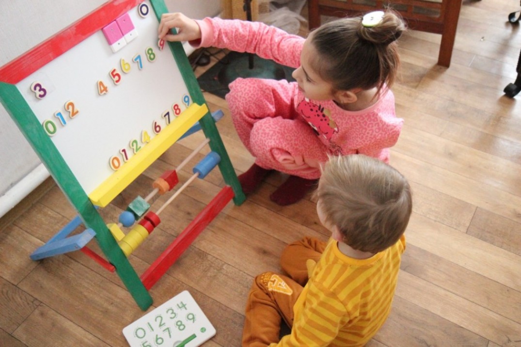 5 действенных методик, которые помогут научить ребёнка различать цвета