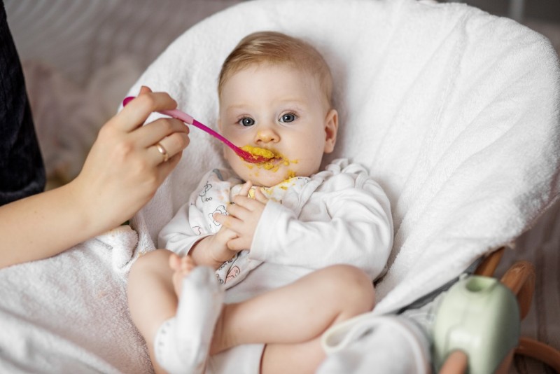 Докорм ребенка: когда нужен и чем докармливать малыша?