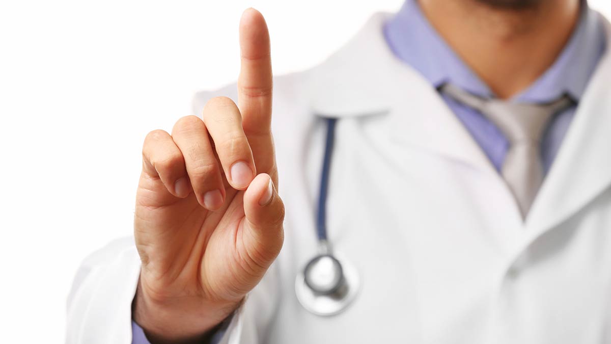 Чем протирать глазки новорожденному — основные правила ухода за глазами