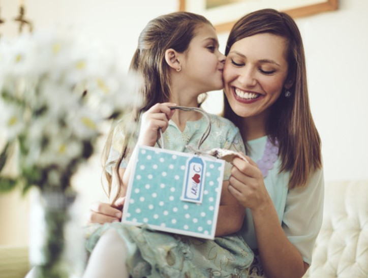 Как показать ребенку свою любовь: 15 легких способов