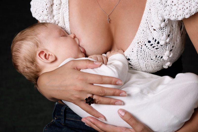 Как увеличить грудь после родов