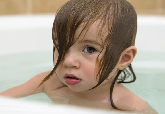 Можно ли купать ребенка при кашле, насморке, температуре